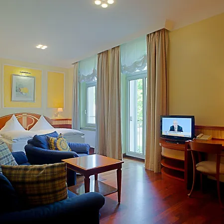 מלון Ringhotel Strandblick 4*