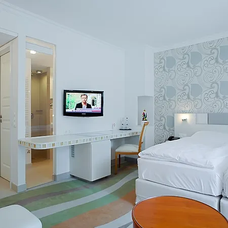 Hotel Ringhotel Strandblick 4*